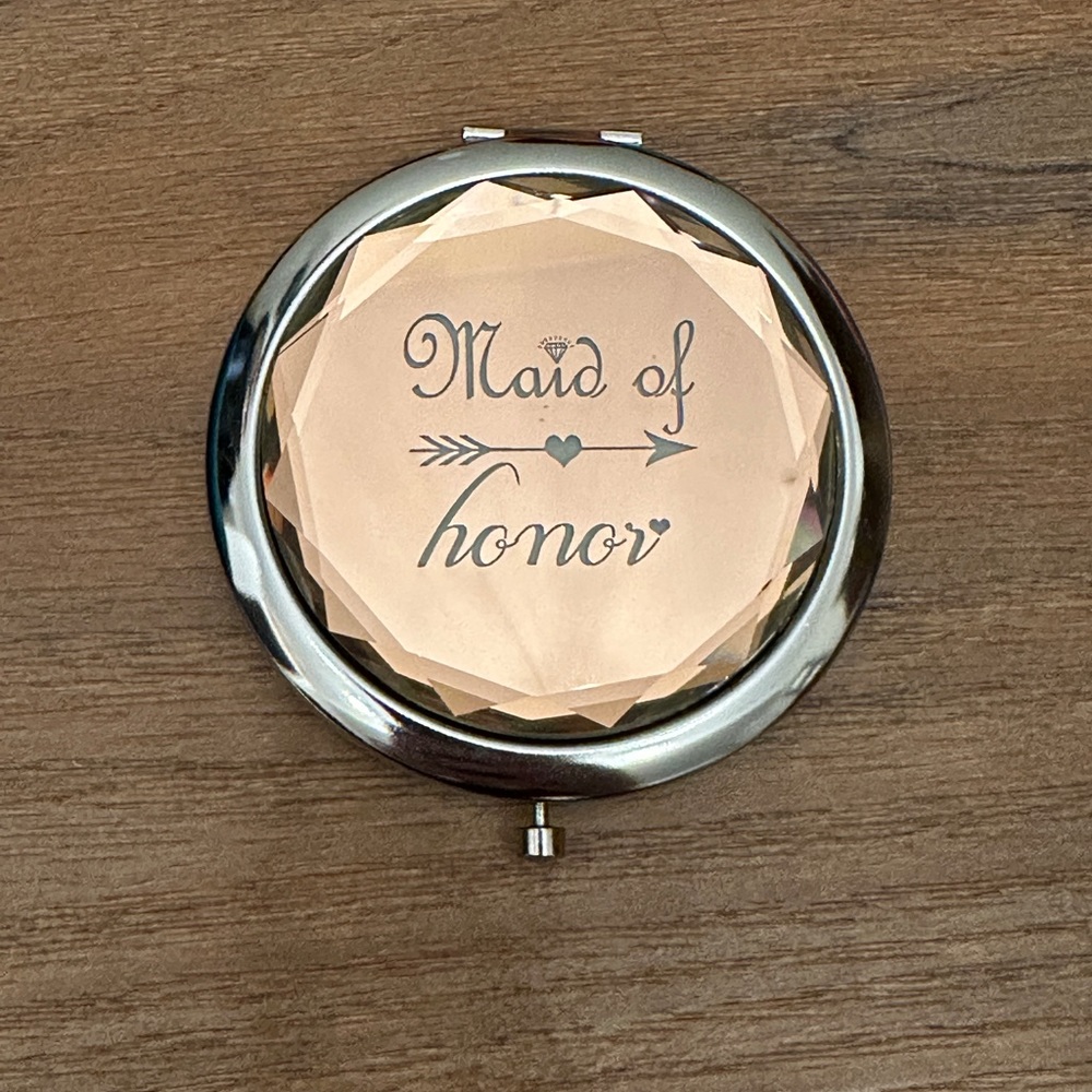 “Maid of honor” pocket mirror